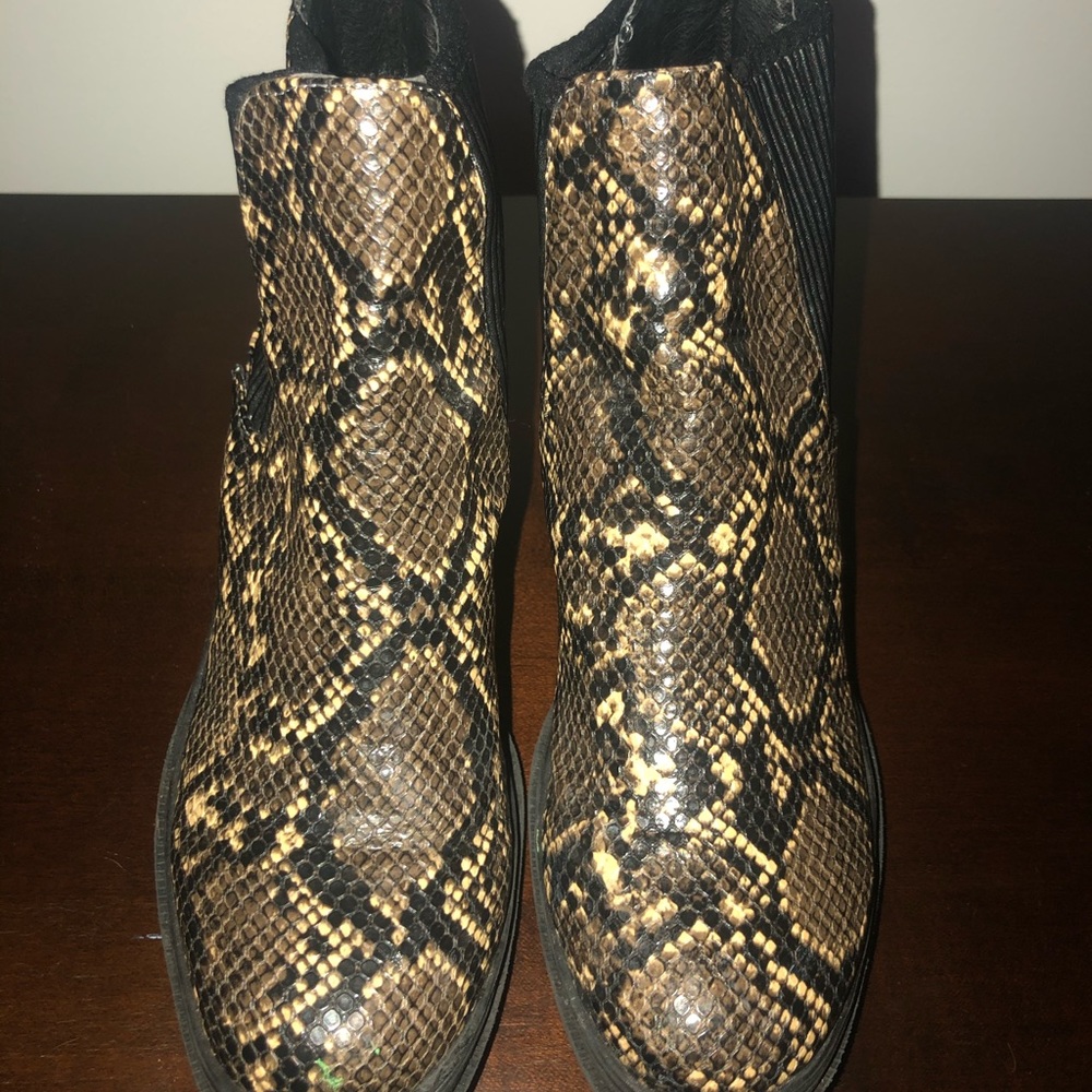 Heel boots